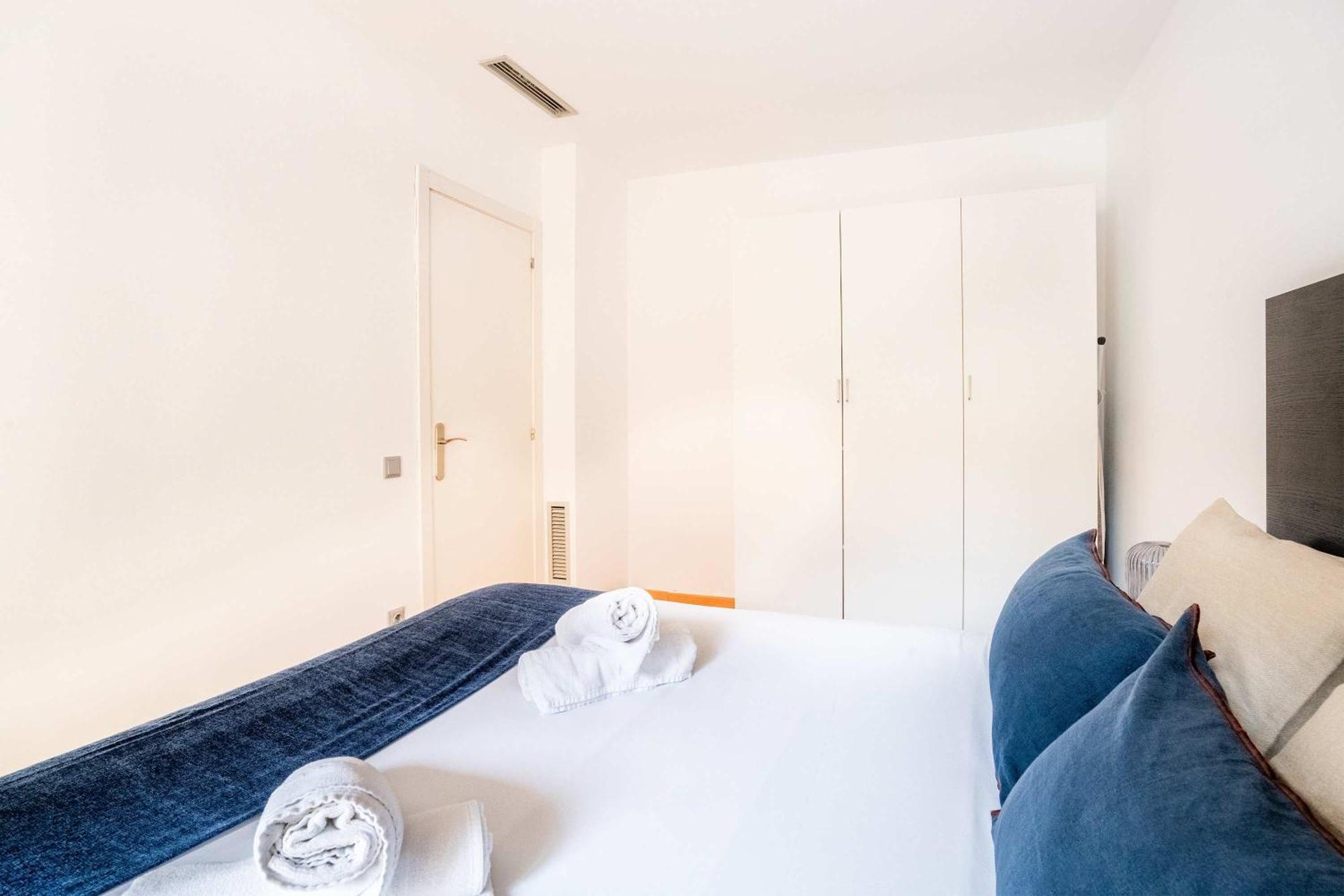 Apartment Pl Universitat Comfortable 3bd With Private Patio Barcelona