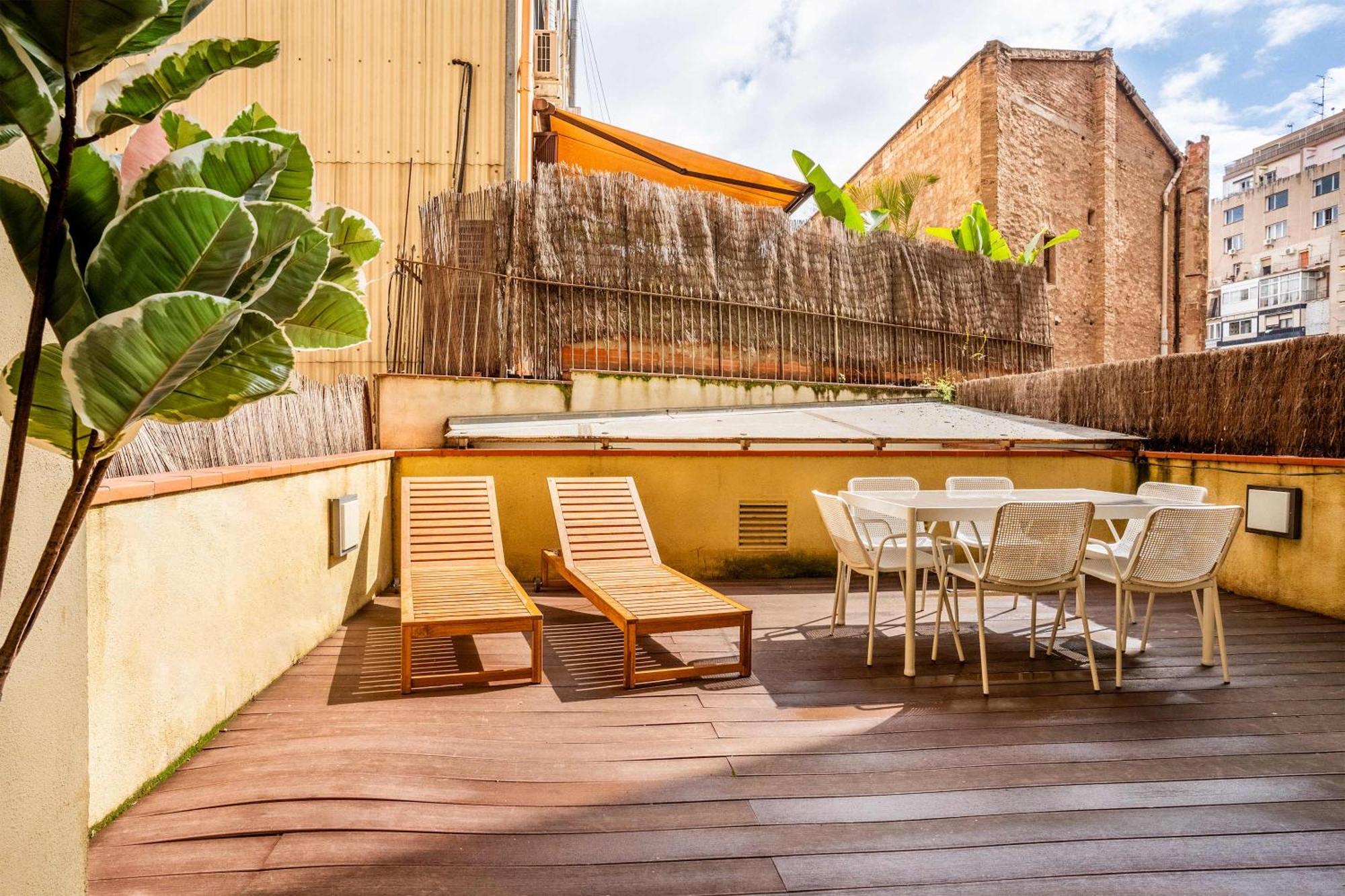 Pl Universitat Comfortable 3bd With Private Patio * Barcelona