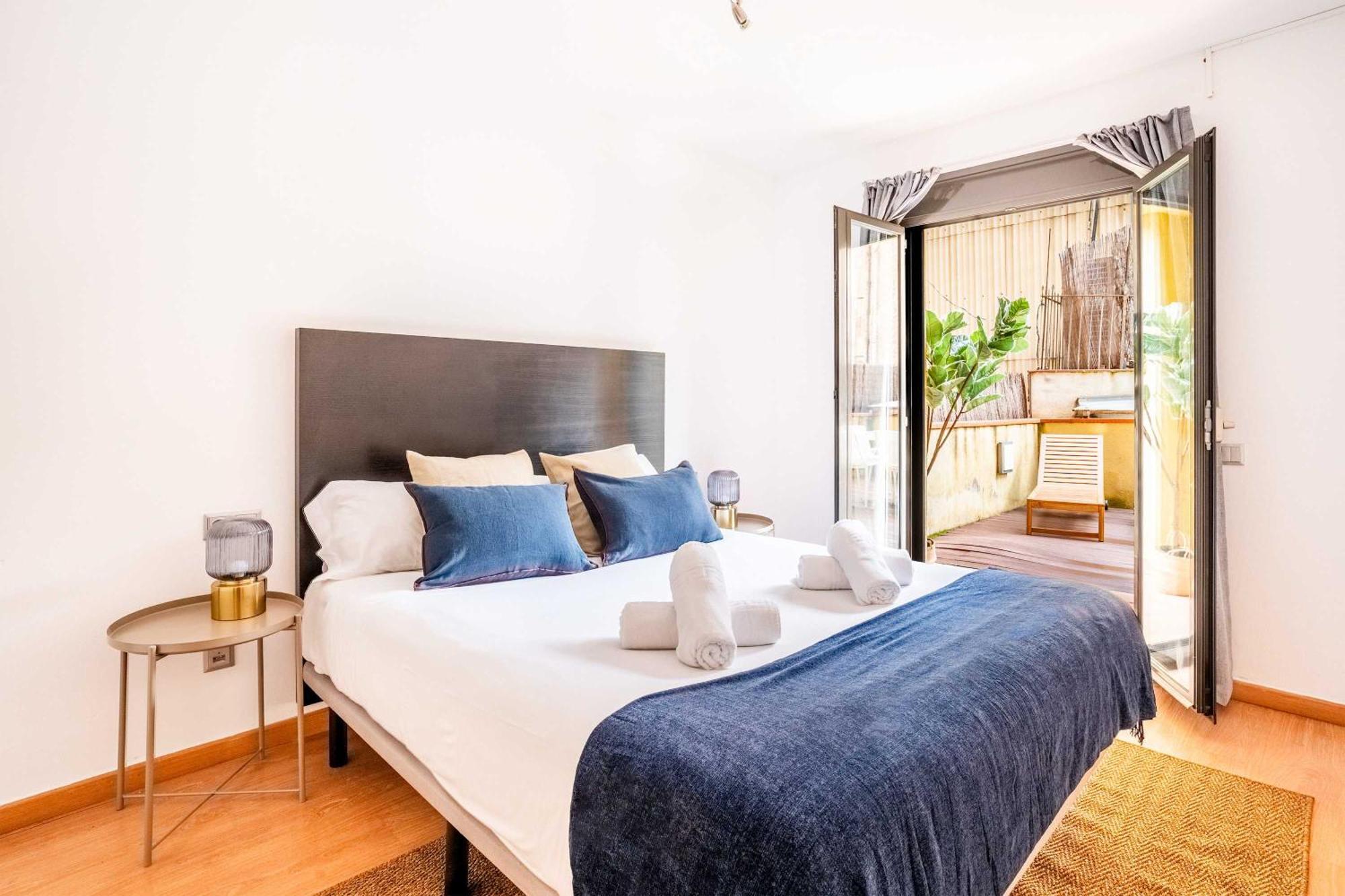 Pl Universitat Comfortable 3bd With Private Patio * Barcelona